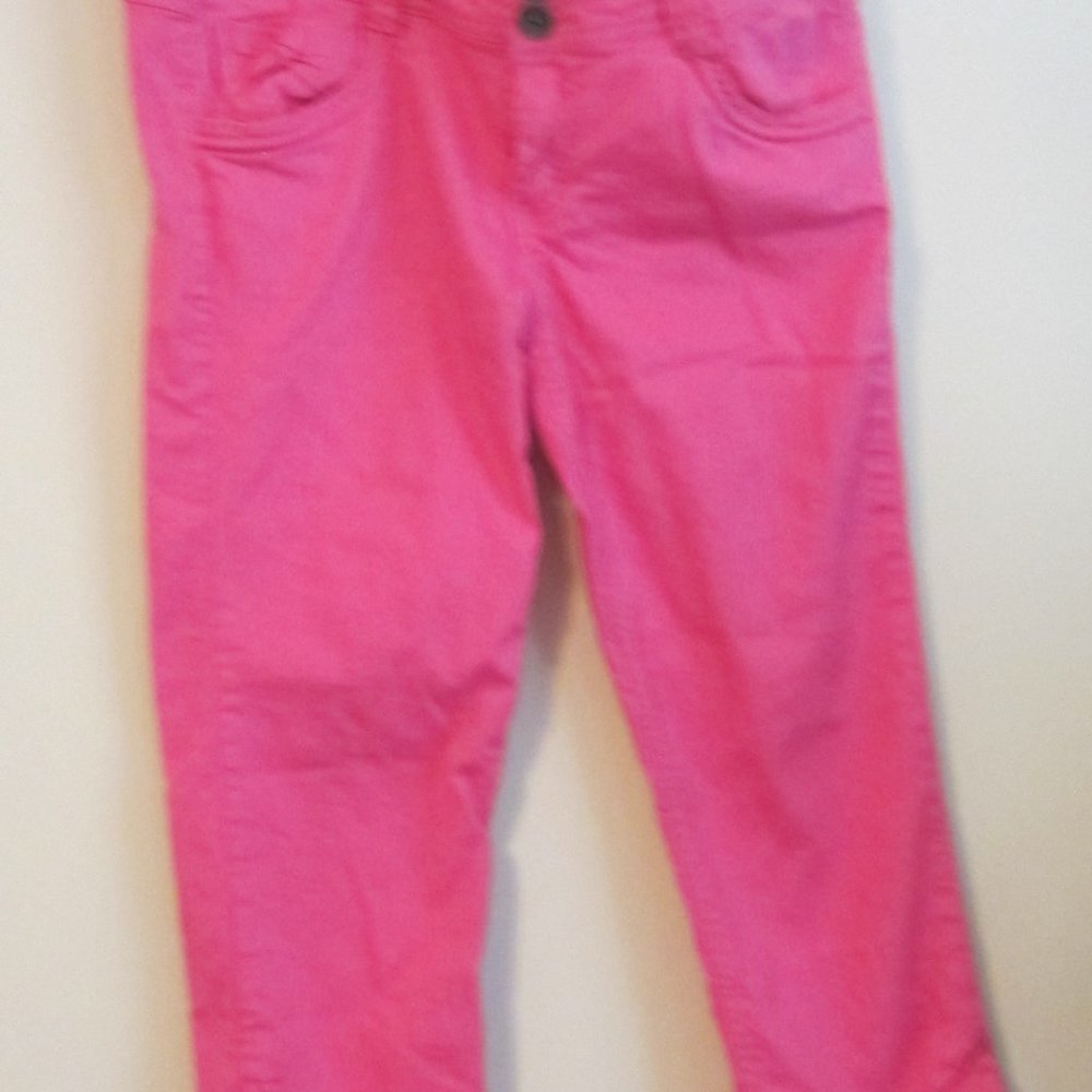 Candie's Culottes Capri Pants. size 11, Bright Pink